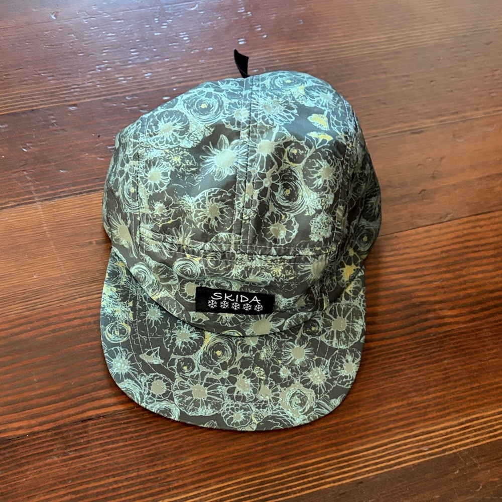 Skida brim hat